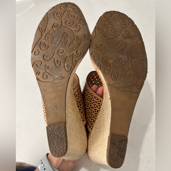 Brighton Ramon Platform Wedge Sandals Laser Cut Leather Women’s Size 9 Tan - Picture 11 of 13